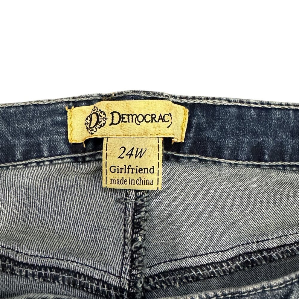 Democracy Floral Embroidered Girlfriend Jeans 24W NWT Distressed Plus Size Denim - Picture 5 of 6